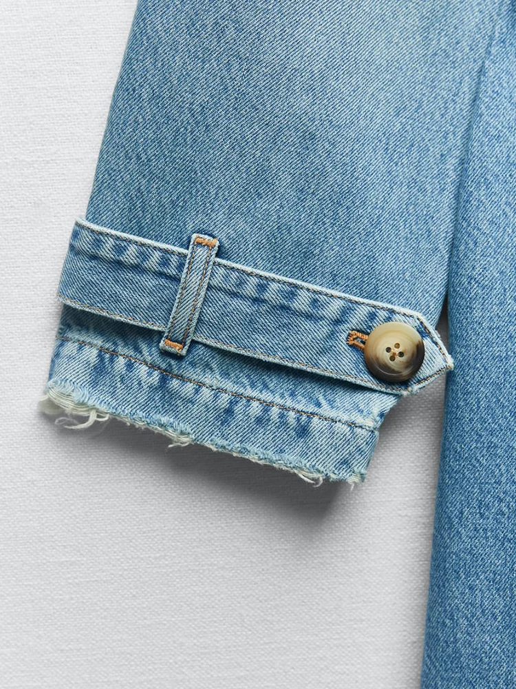 Рисунок 4 - Тренчкот женский джинсовый с поясом