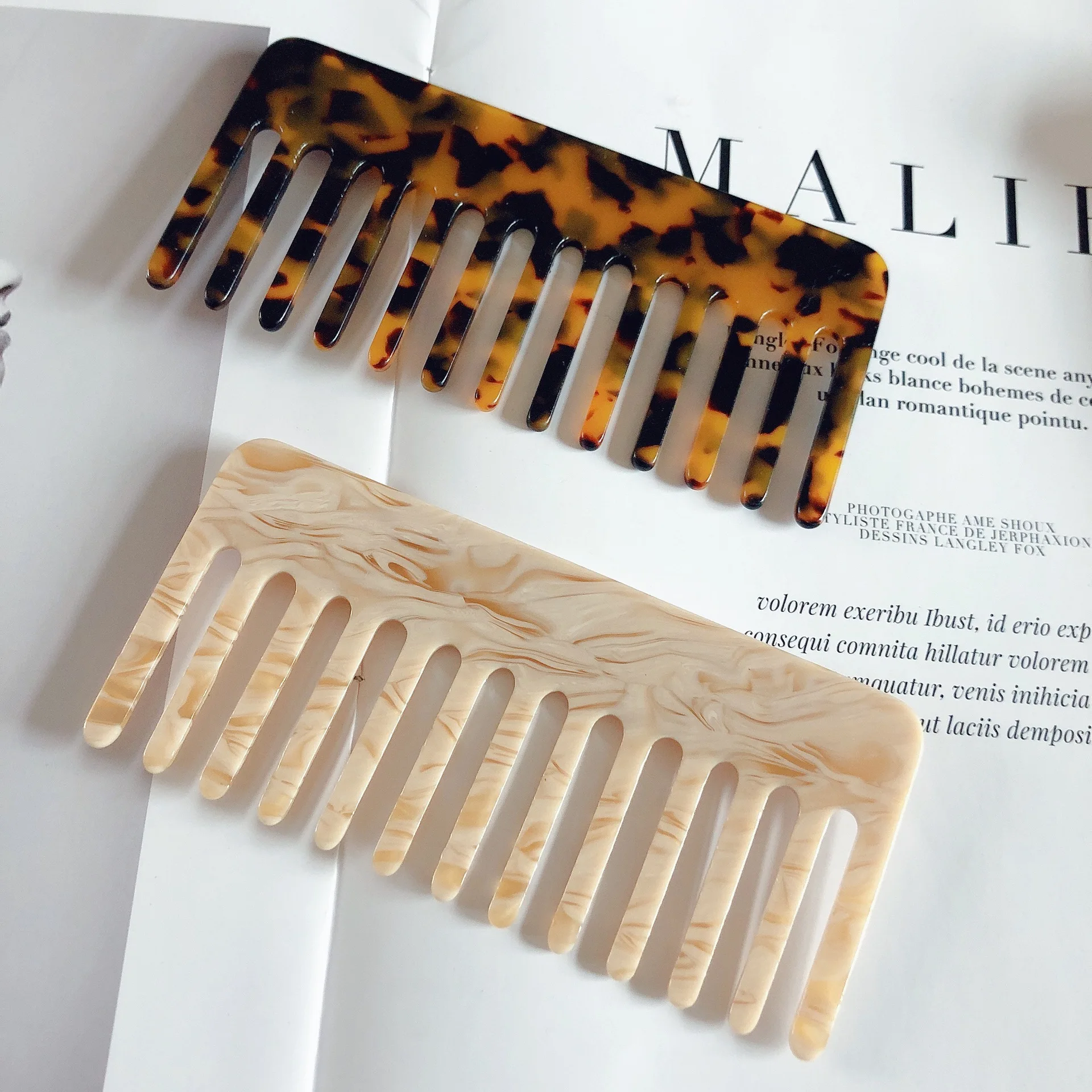 

New Korean Vintage Acetate Plate Hairdresser Pocket Hair Comb Mini Compact Anti-static Hair Combs Comfortable