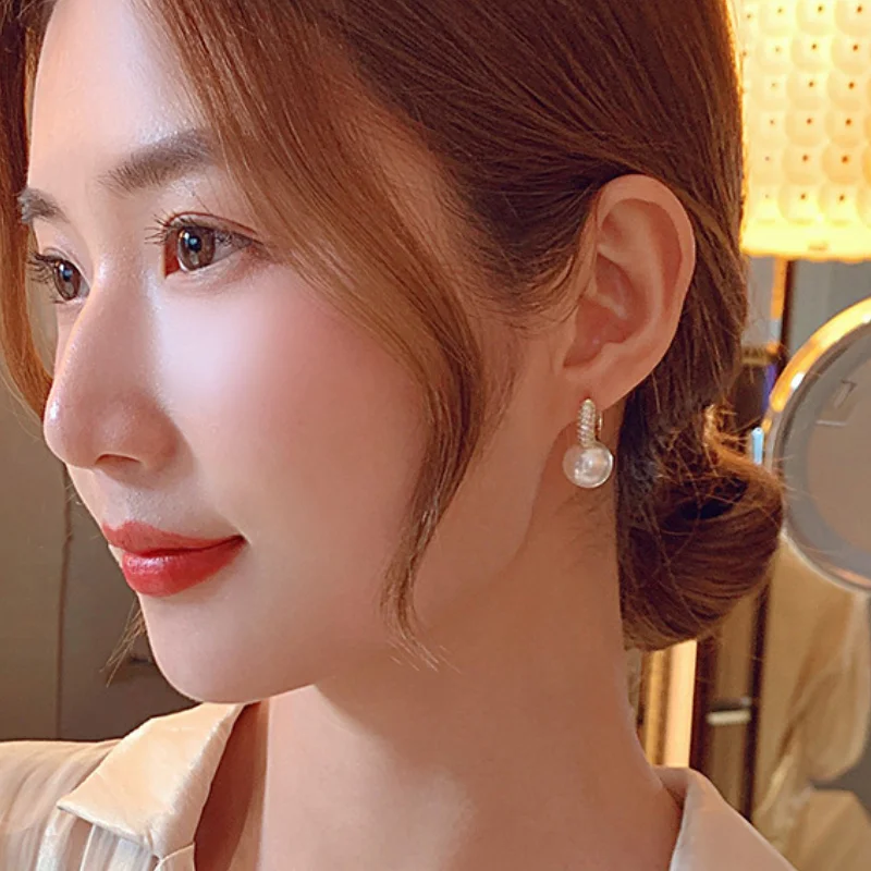 Женские серьги-подвески с искусственным жемчугом и цирконом