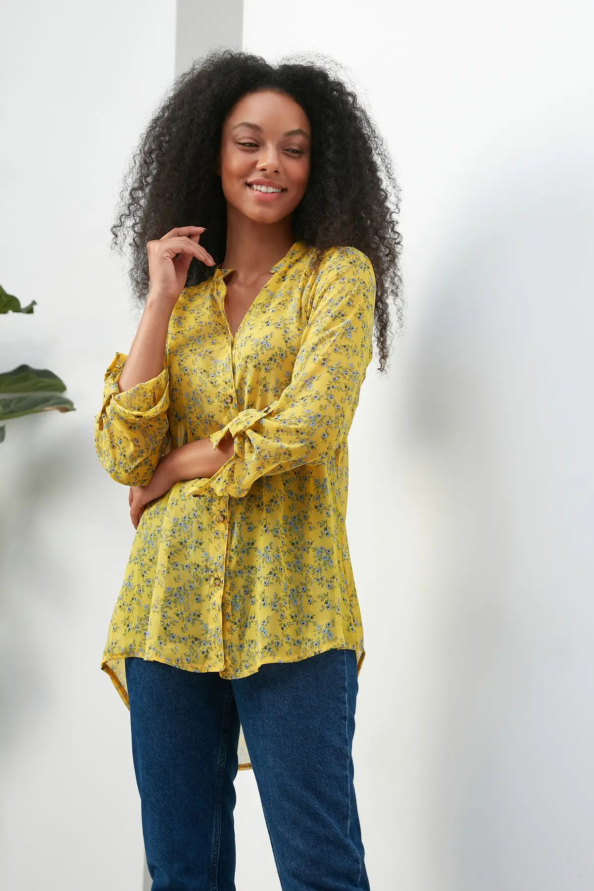 

Trendyol Patterned Woven Shirt TWOAW22GO1198