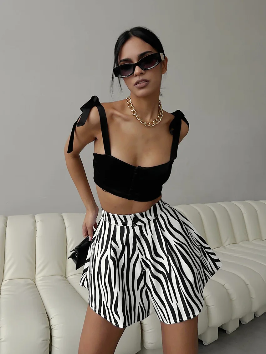 Женские летние трапециевидные шорты с высокой талией и принтом Женские летние трапециевидные шорты с высокой талией и принтом