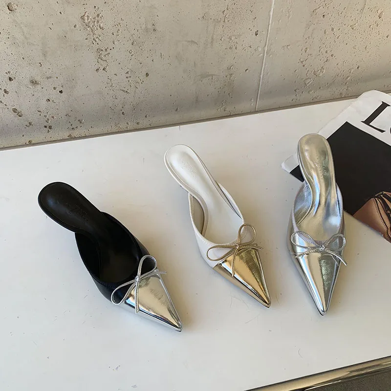 

Туфли женские на тонком каблуке, с острым носком, серебристые