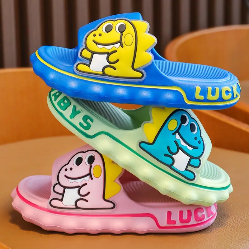 

Тапочки детские с открытым носком, Нескользящие, мультяшный динозавр, летняя мягкая обувь для ванной комнаты, для мальчиков и девочек