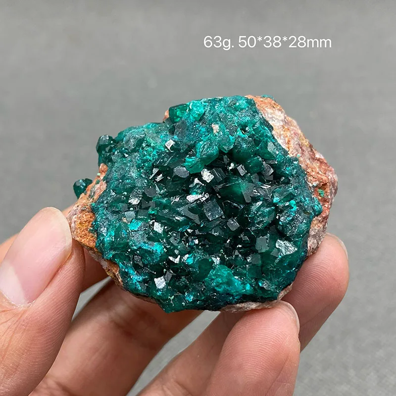 100% натуральные камни и кристаллы из кремниевой диоптазы