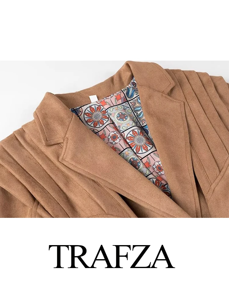 Женская замшевая куртка с карманами и поясом на осень зиму