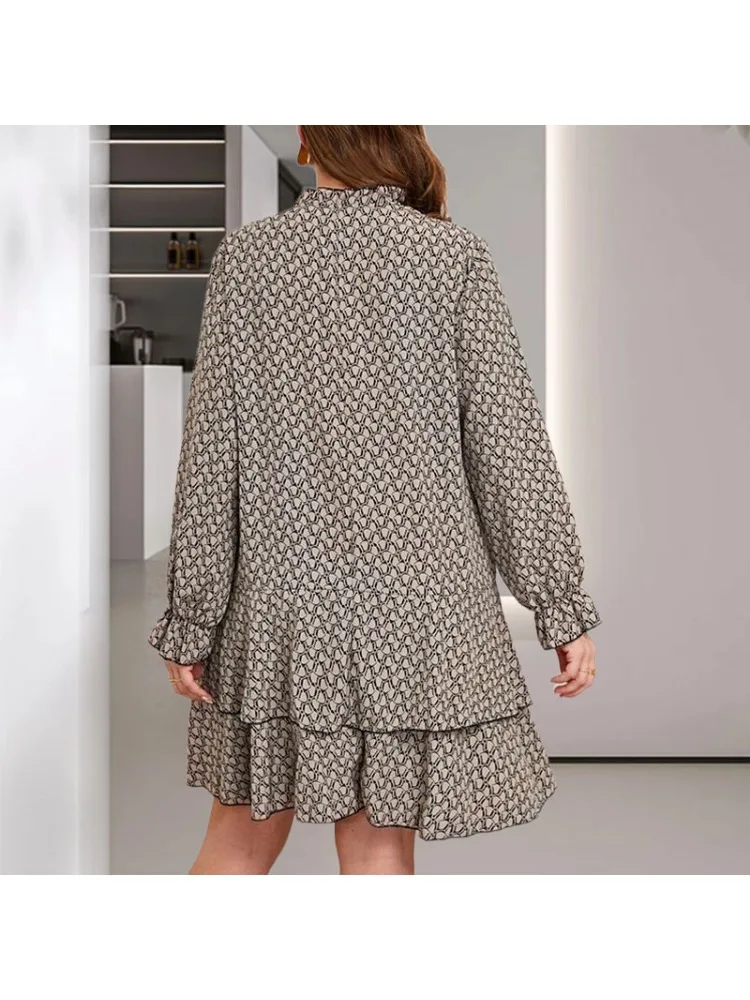 Рисунок 2 - Осеннее маленькое платье с воротником-стойкой