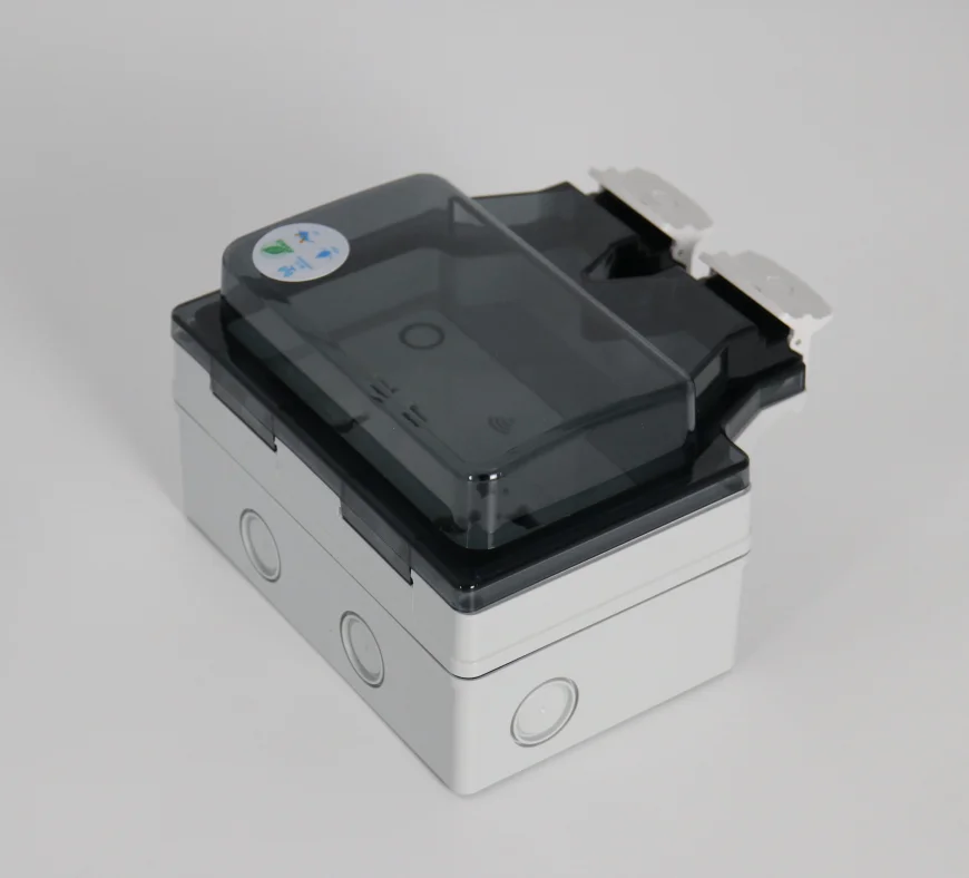 1 переключатель 2 розетки наружные водонепроницаемые универсальная стандартная