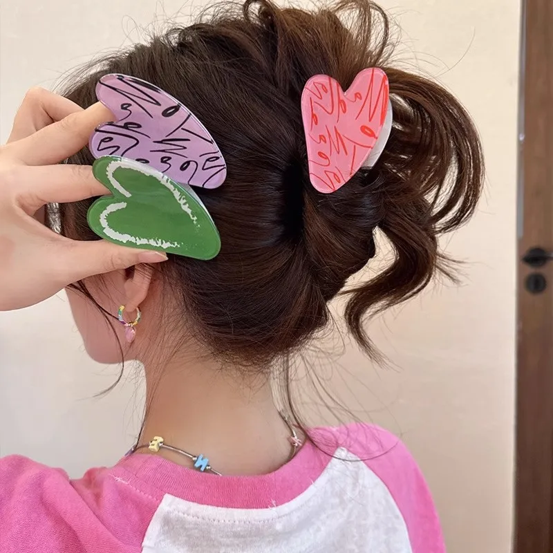 

Y2K Heart Shape Hair Clip Acrylic Hair Claw Clips Cute Hair Claws Korea Trendy Hair Clips Kawaii Hair Accessories for Women Girl