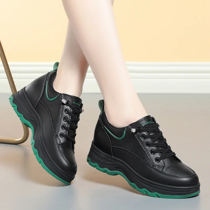 Кроссовки женские из мягкой кожи массивная повседневная обувь для мам