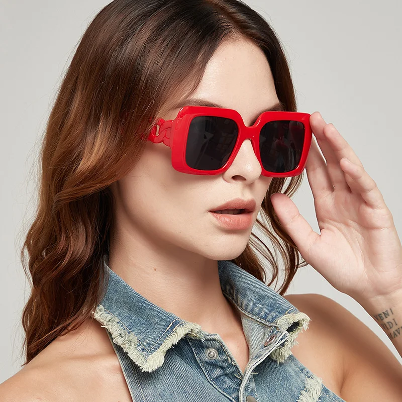 

Новые стильные солнцезащитные очки для женщин с большими квадратными дужками, открытые солнцезащитные очки, устойчивые к ультрафиолетовому излучению очки, уличные фотографии,