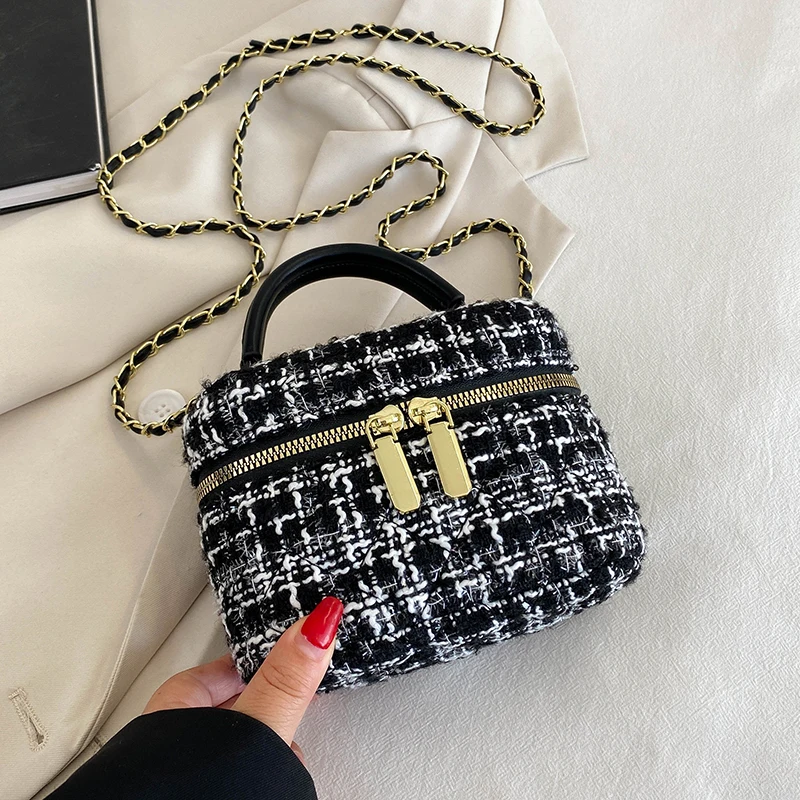 2023 Hot Sale Unique Design Women's Bag Infinite Charm Popular Versatile Crossbody Bags Zipper Flap Portable Small Square Bag