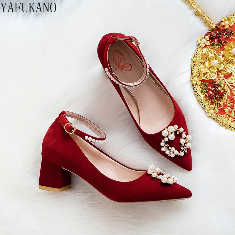 

Элегантные свадебные туфли-лодочки Xiuhe на толстом каблуке с пряжкой с бусинами и бусинами, свадебные туфли в китайском стиле, туфли на средн...