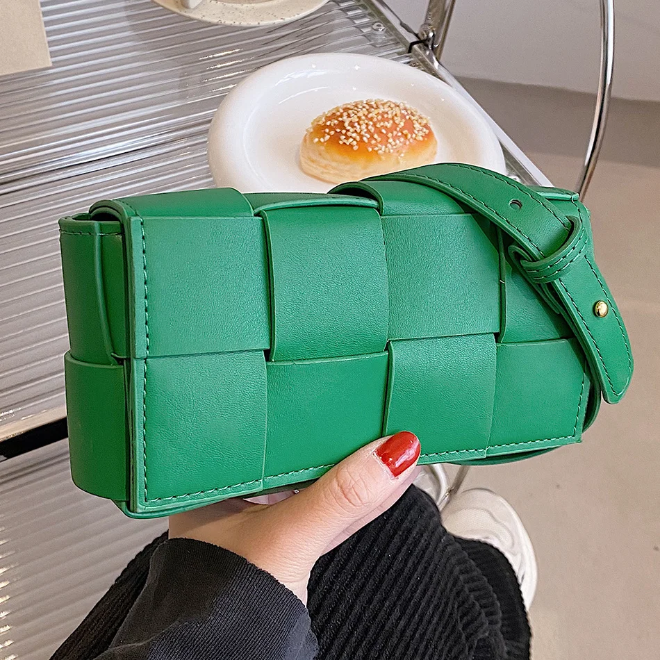 

Designer Weave Leather Mini Wallet Luxury Shoulder 2023 Bags for Women 2023 Trend Fanny Pack Candy Lady Purses and Handbags