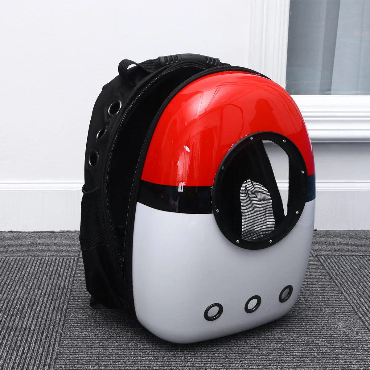 

Outdoor Dog Backpack Space Capsule Design Air Permeable Bag with 9 Holes for Dogs Cats (Red)