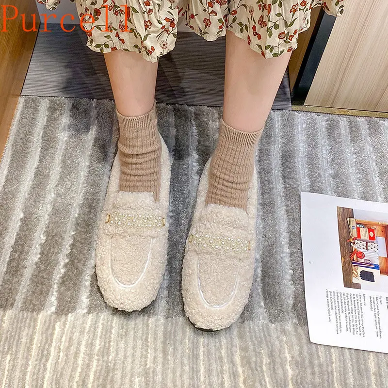 Women's woolen shoes wear 2023 winter new flat bottom lambhair women's shoes and wear thick bottom bean shoes