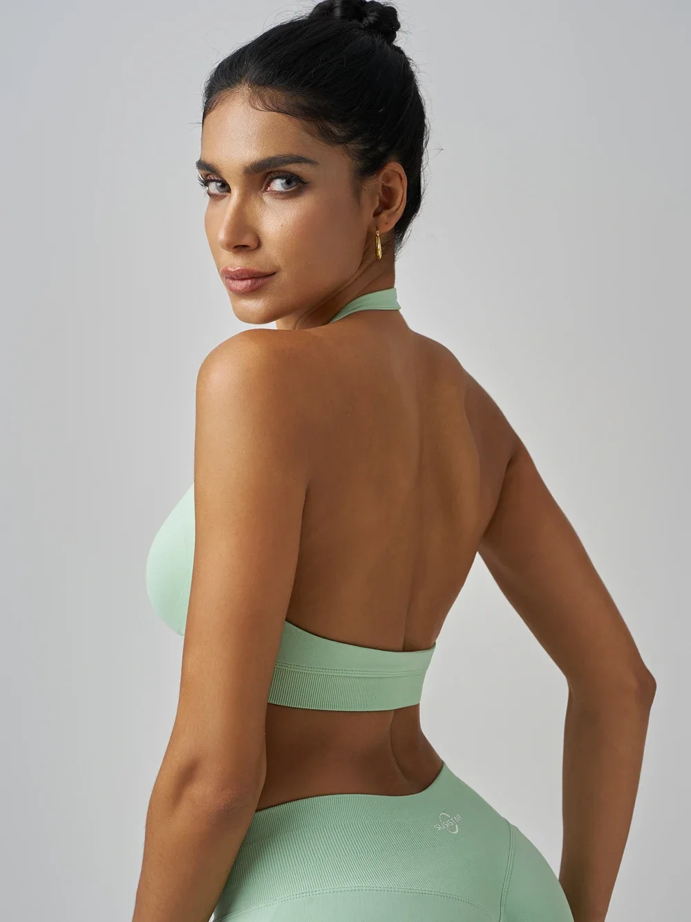 SUSISTAR Womens Workout Sports Bras Backless Padded Yoga Tank Tops Crop Twist Low Back Cami Bra for Gym