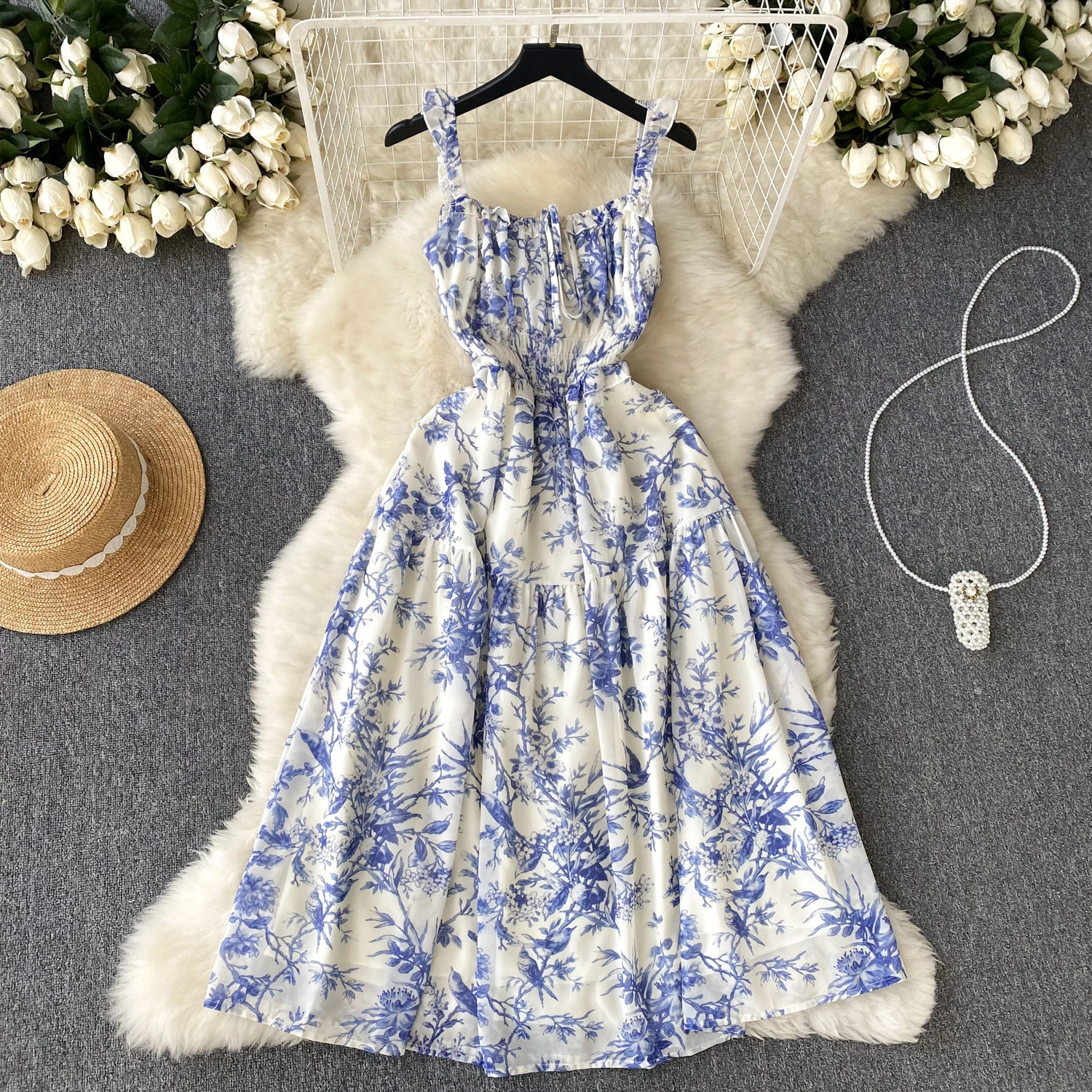 Женское платье с оборками и открытой спиной, без рукавов