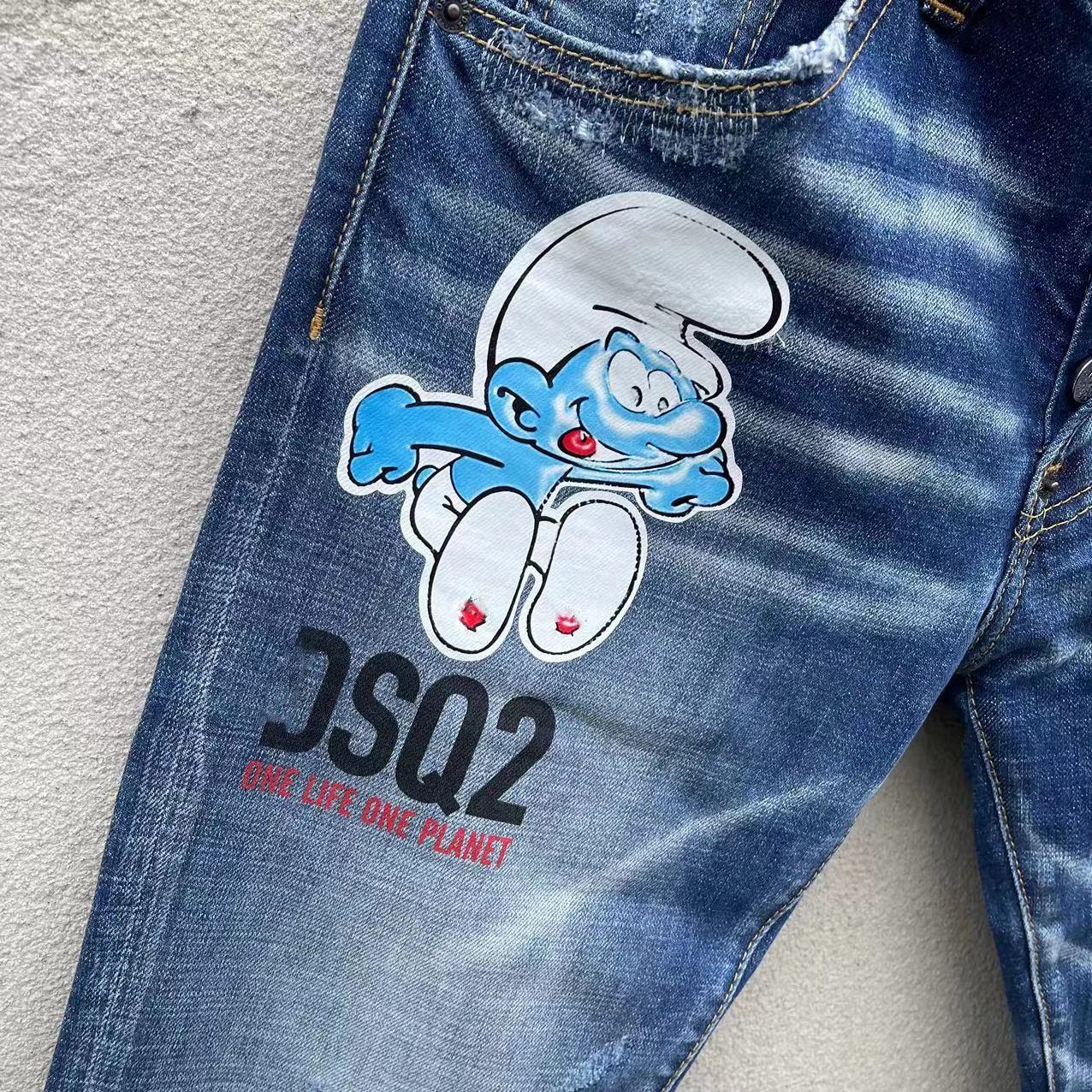 2023 Spring and Autumn New D2 Jeans Fashion Men's Water Wash Worn Hole Patch Paint Micro Elastic Embroidery Straight Tube Blue