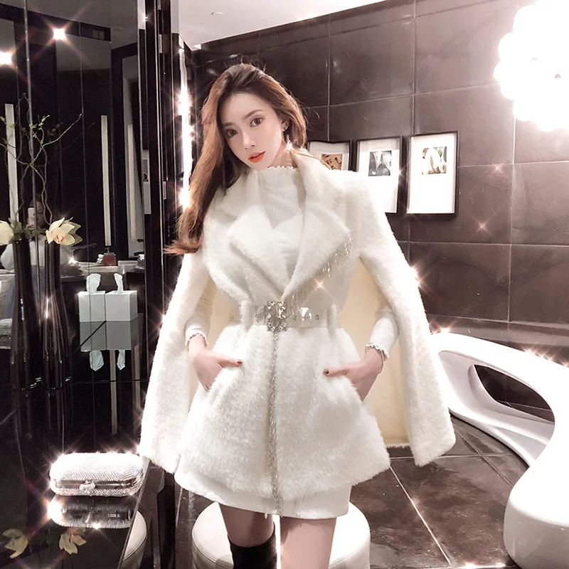 Women's 2021 New Autumn and Winter Ladies Temperament White Fashion Trend Women's Warm Long-sleeved Cloak Elegant Fur Coat Women