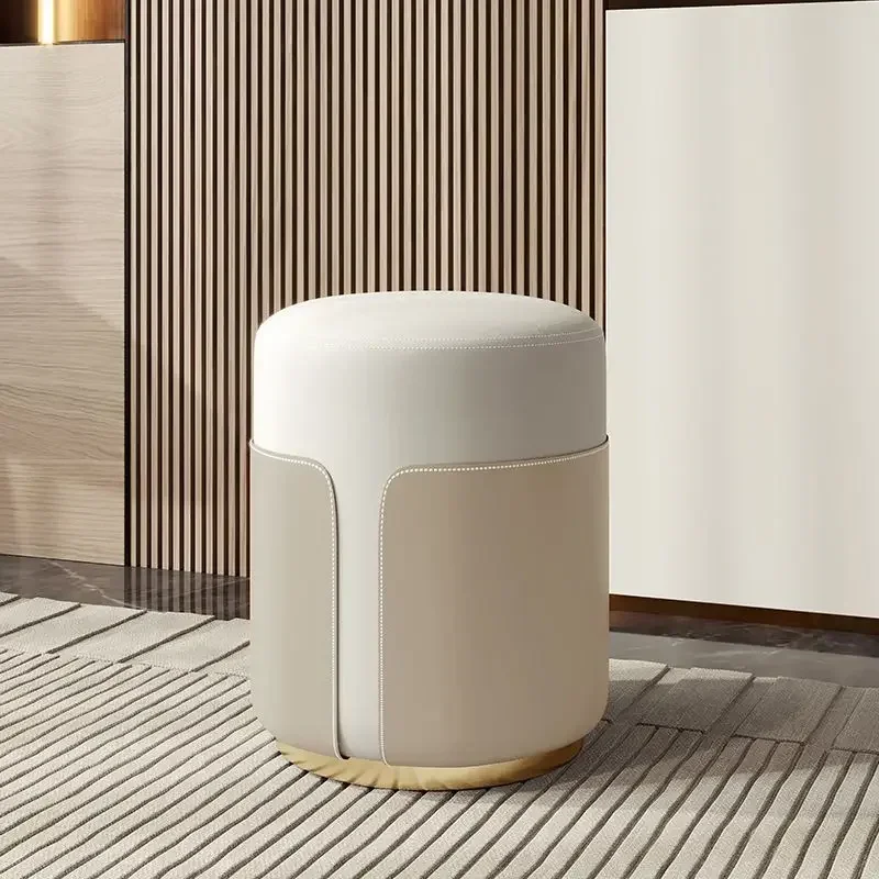 Кожаный пуфик