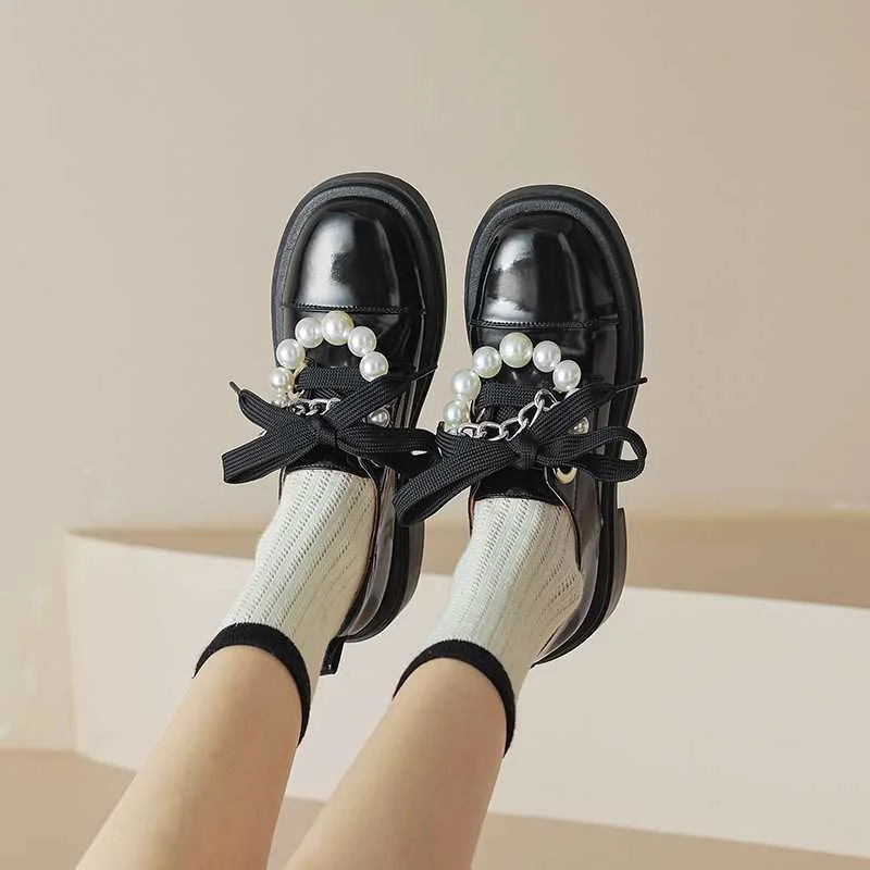 

2023 Four Seasons Single Shoes thick mid -heel round head two wearing dismantling pearl chain full leather small leather shoes