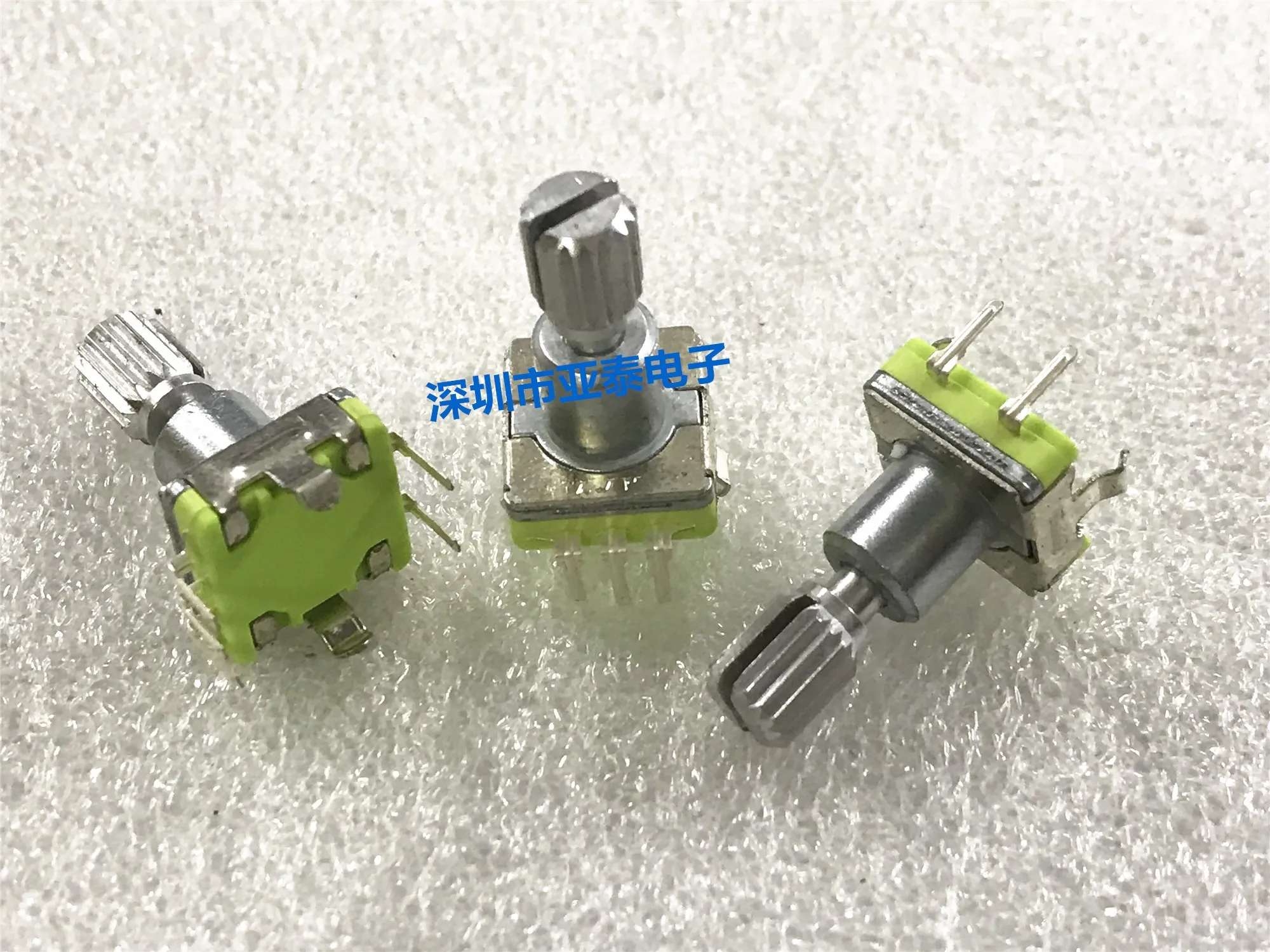 1pcs  LJV encoded EC11 rotary encoder with switch 30 positioning number 15 pulse axis length 17mm high stroke 1.5