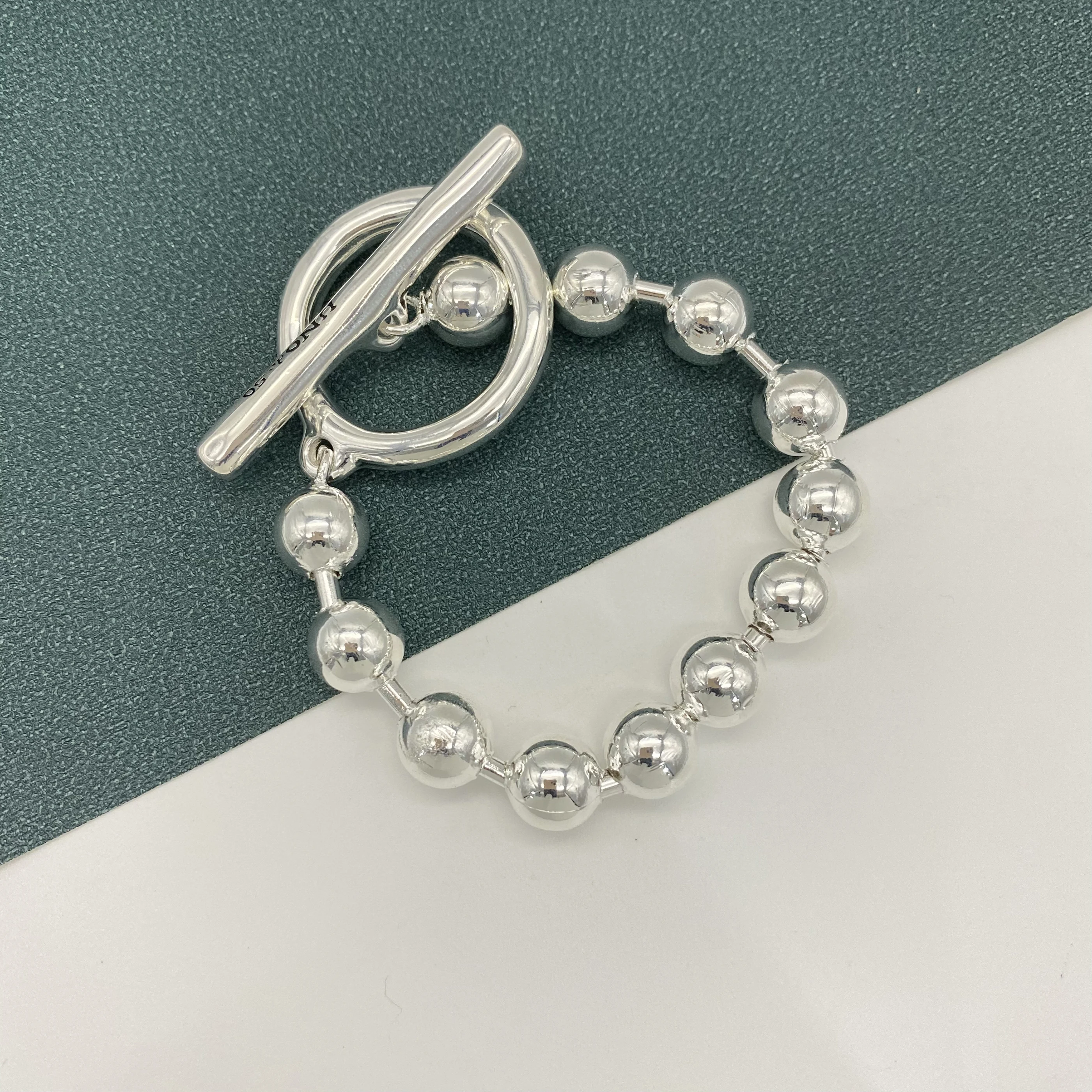 

2023 New Silver Engraved Beaded Bracelet ot Clasp Metal Bracelet Boutique Fashion Women's High Quality Hundred Fit UNO DE 50