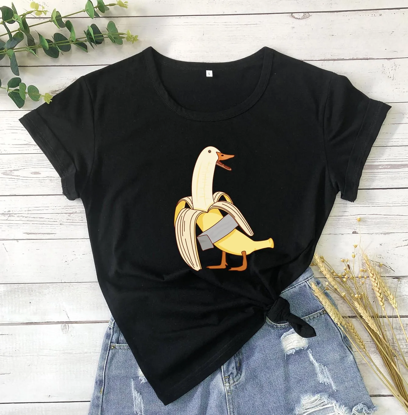 

Banana duck cute graphic funny women fashion unisex street style cool girl youngs hipster grunge tumbr t shirt party kawaii tees