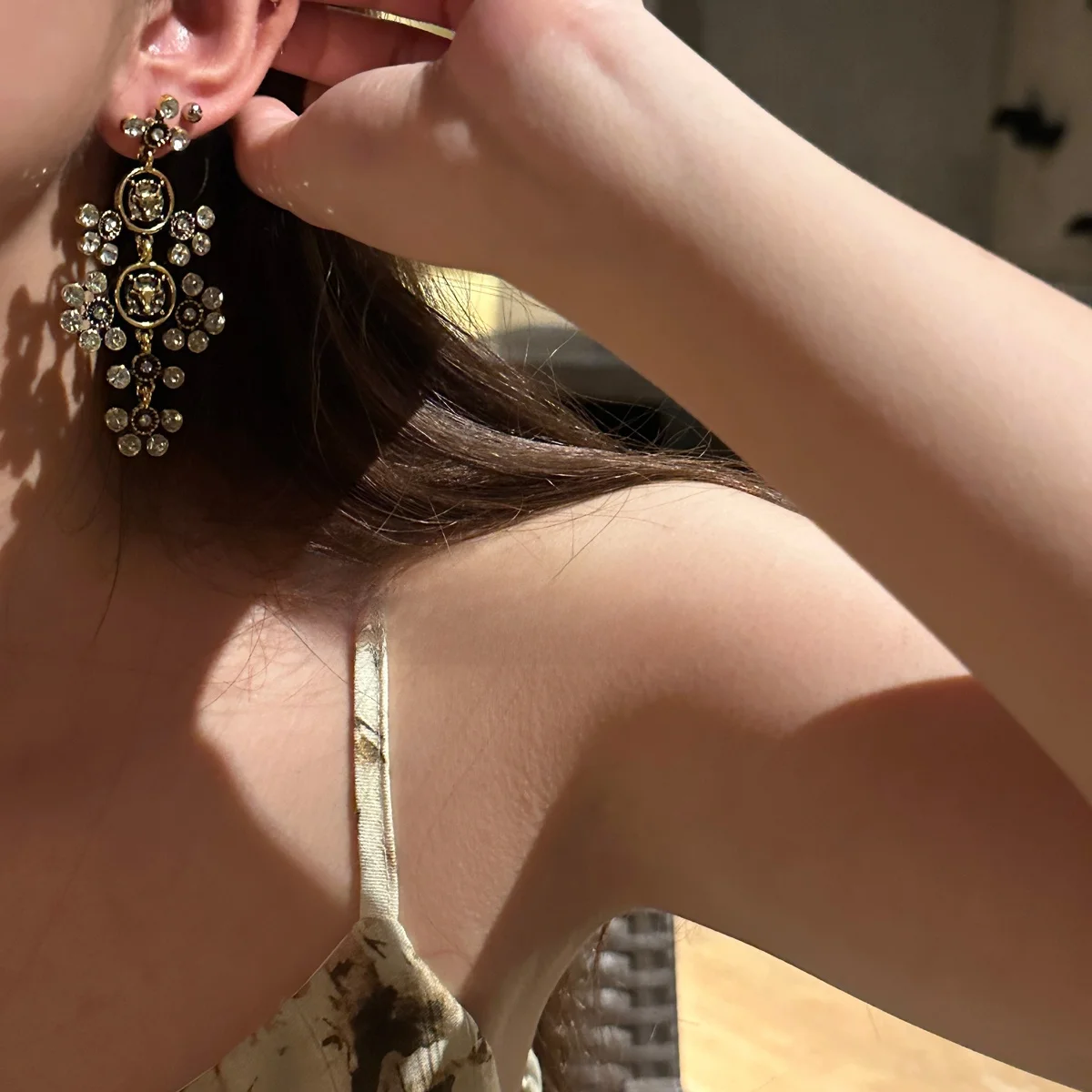 Chai Fu Studio/E83 Гонконг Sle Ретро Court с резными серьгами-гвоздиками бриллиантами