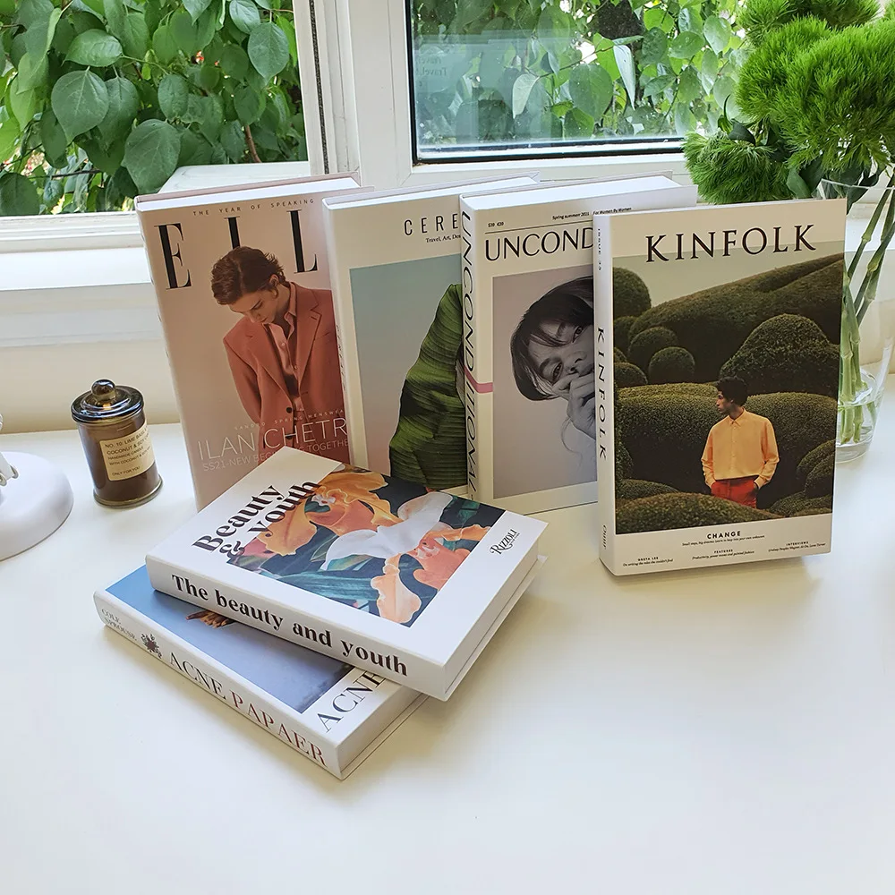 

Декоративная поддельная Книга в стиле ins, простая модная модель персонажа для комнаты, дома, отеля, кабинета, кафе, имитационная книга для по...