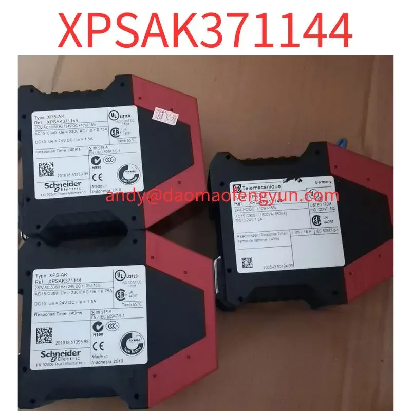 Совершенно новое реле безопасности XPSAK 371144