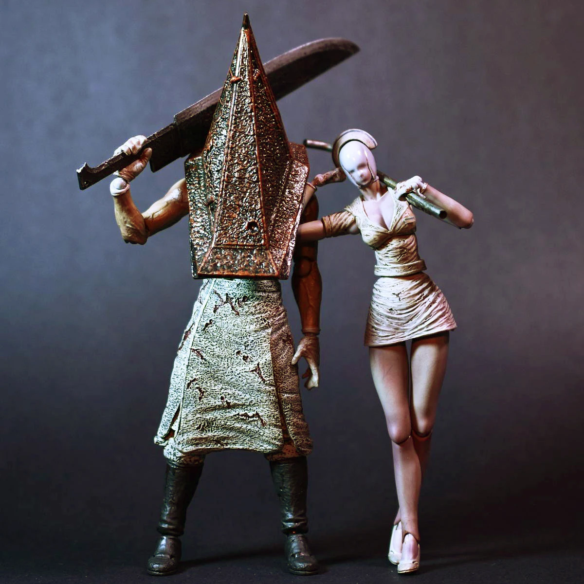 Оригинальная фигурка SP-061 Game Silent Hill 2 красная Пирамида с пузырьковой головкой