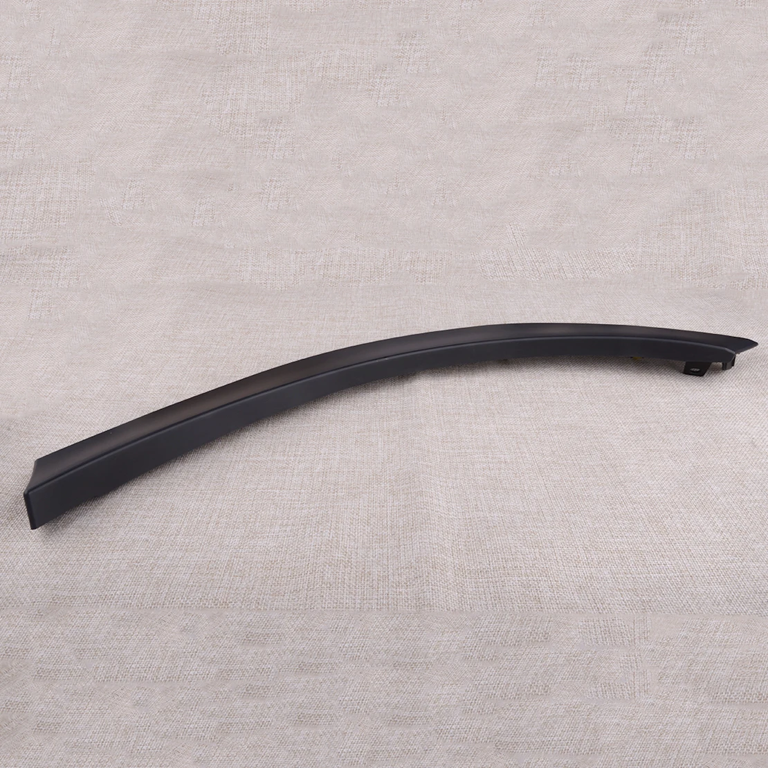 Литая накладка на заднюю левую арку матовая черная полипропиленовая подходит