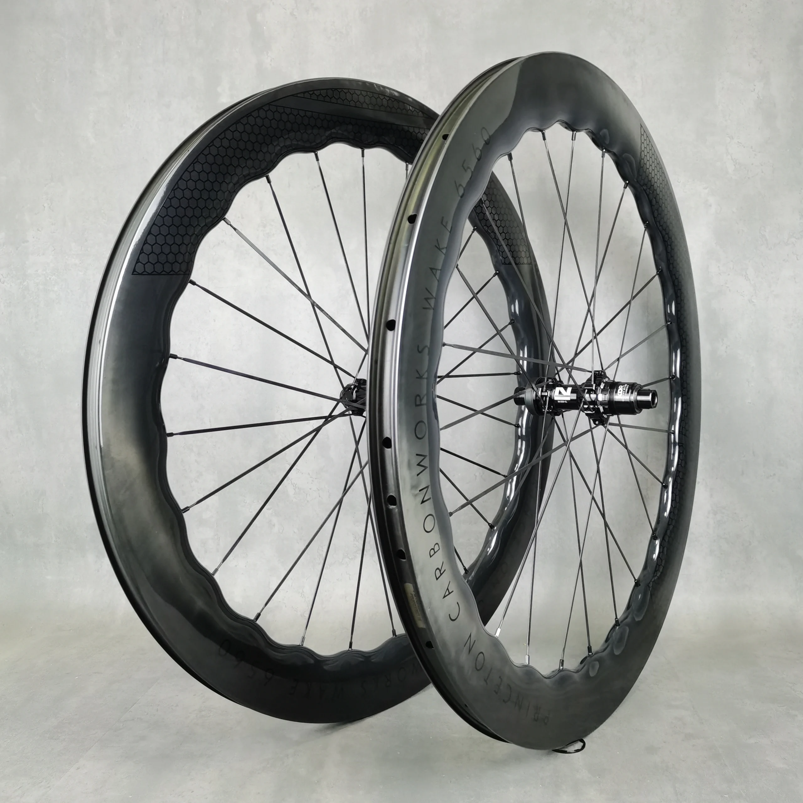 Дисковый тормоз клинчер бескамерный трубчатые колеса 700C UD глянцевый золотой