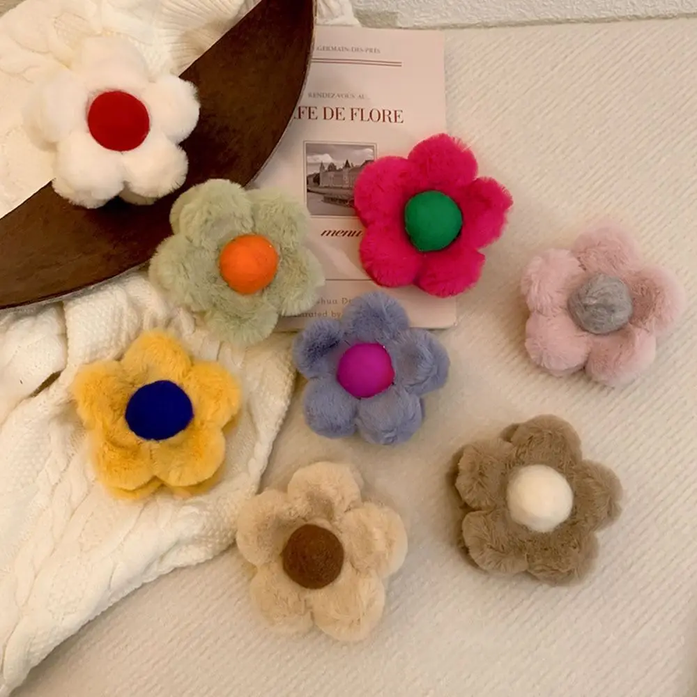 

Geometric Plush Hair Claw Grab Clip Korean Style Flower Hair Clip Hair Accessories Ponytail Holder Large Shark Clip Streetwear