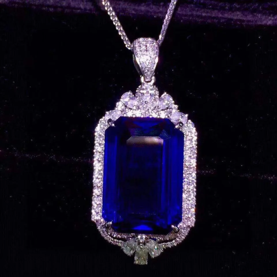 

New Design Domineering Sapphire Pendant Atmospheric Fashion Necklace Send Ladies Gift Jewelry Accessories