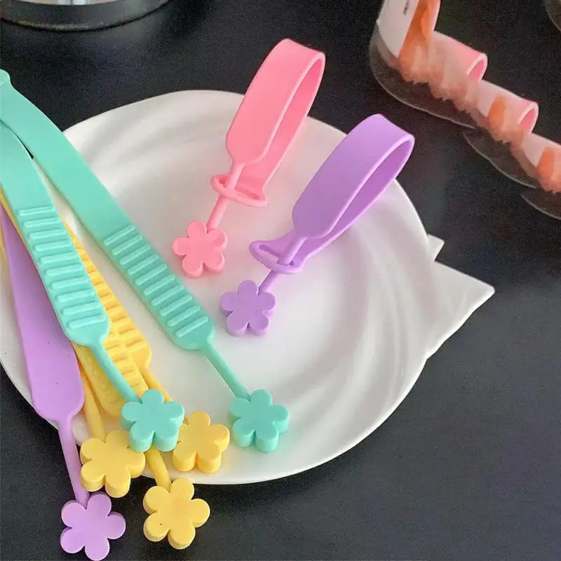 

Anti-dirty Toilet Hand Buckle Household Toilet Lifter Toilet Lid Handle Artifact Bathroom Supplies Cartoon Toilet Lid Lifter