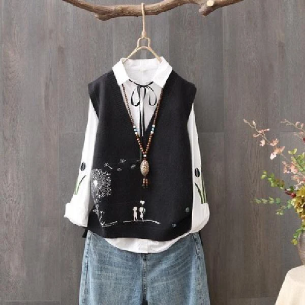 

2022 Spring Autumn V-neck Women's Vest Loose Sweater Girl's Literature And Art Leisure Student College Waistcoat Black