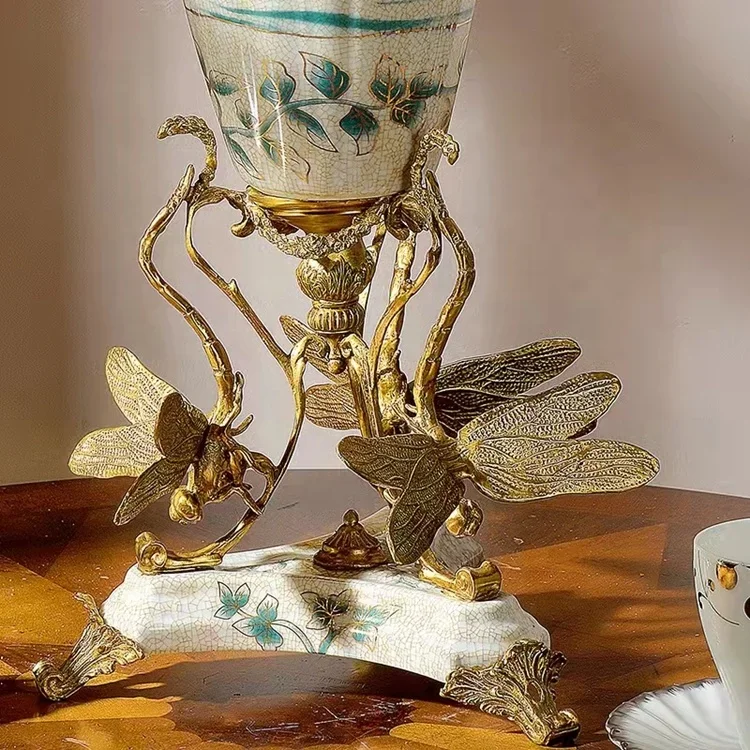 Европейская антикварная роскошная керамика с большой латунной вазой красивое