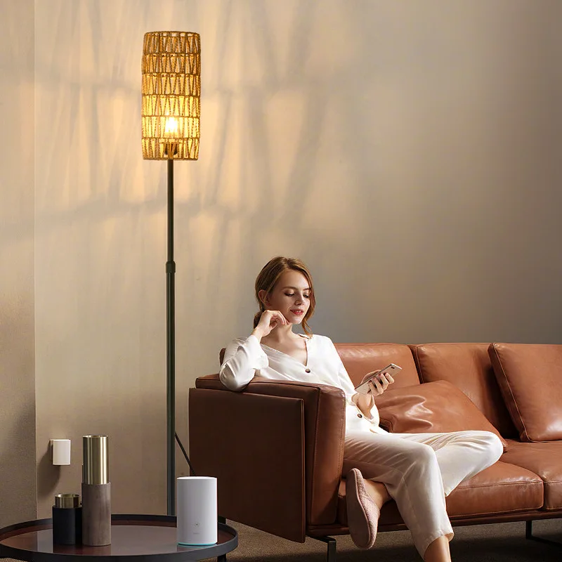 Напольная лампа в стиле ретро