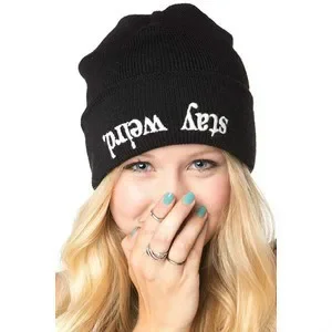 Европа и Америка Stay Weird хип-хоп осенне-зимняя теплая вязаная шапка для мужчин