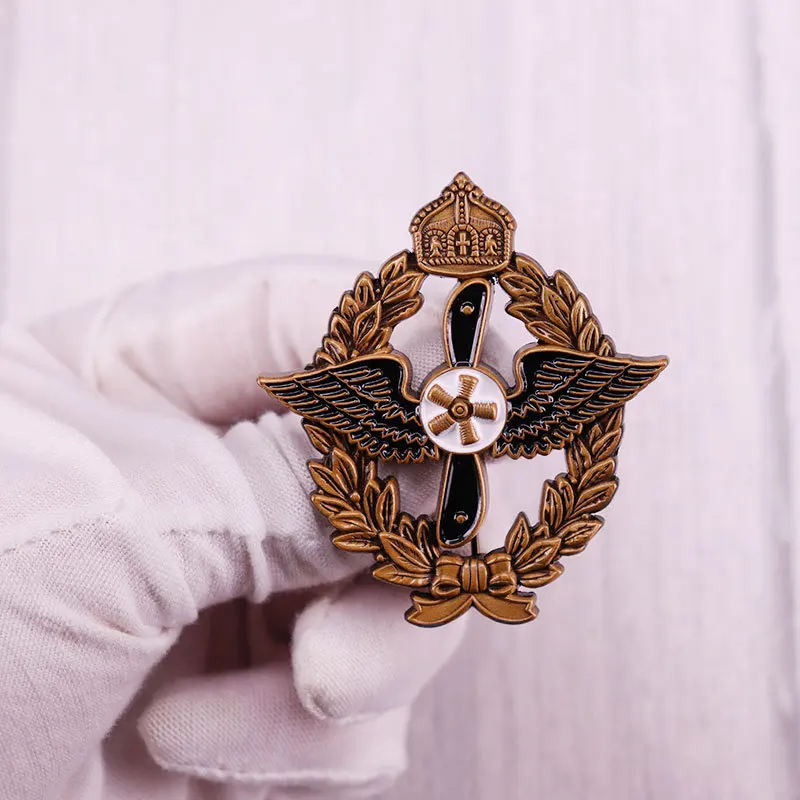 

Винтажная булавкa с пропеллером Люфтваффе