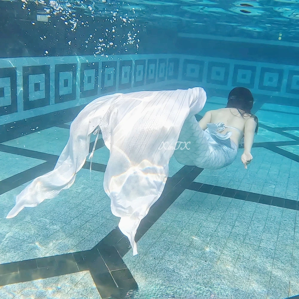 

Adult Mermaid Big Tail Professional Swimming Diving Show Model Underwater Photo Aquarium Competition Saijin Underwater World