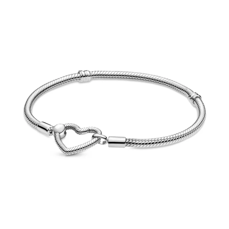 Женский браслет из серебра 925 пробы со сверкающими вставками |