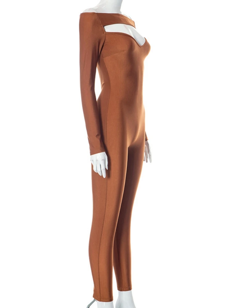 Рисунок 5 - Женский комбинезон с вырезами