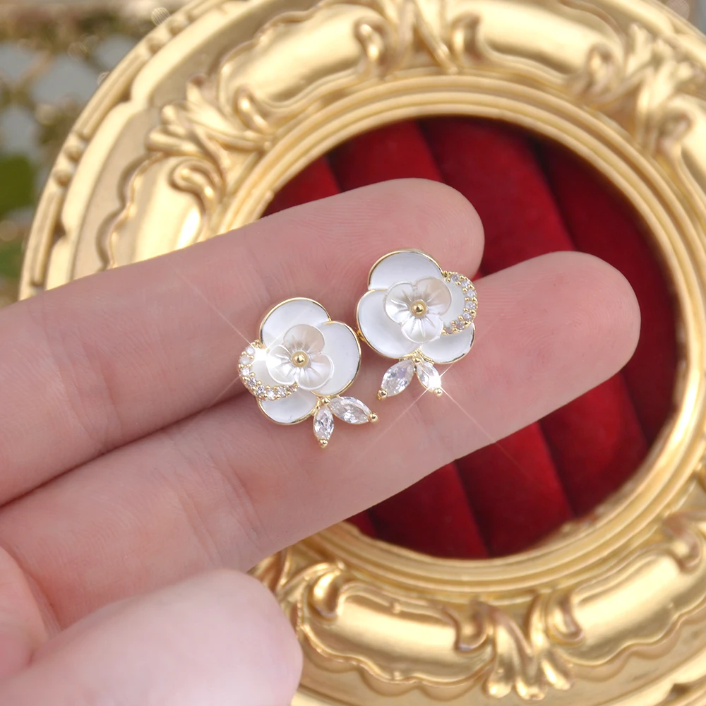 

2022 New Arrival Korean Elegant Simple White Camellia Dangle Earrings For Women Fashion Sweet Flower Jewelry Party Gifts