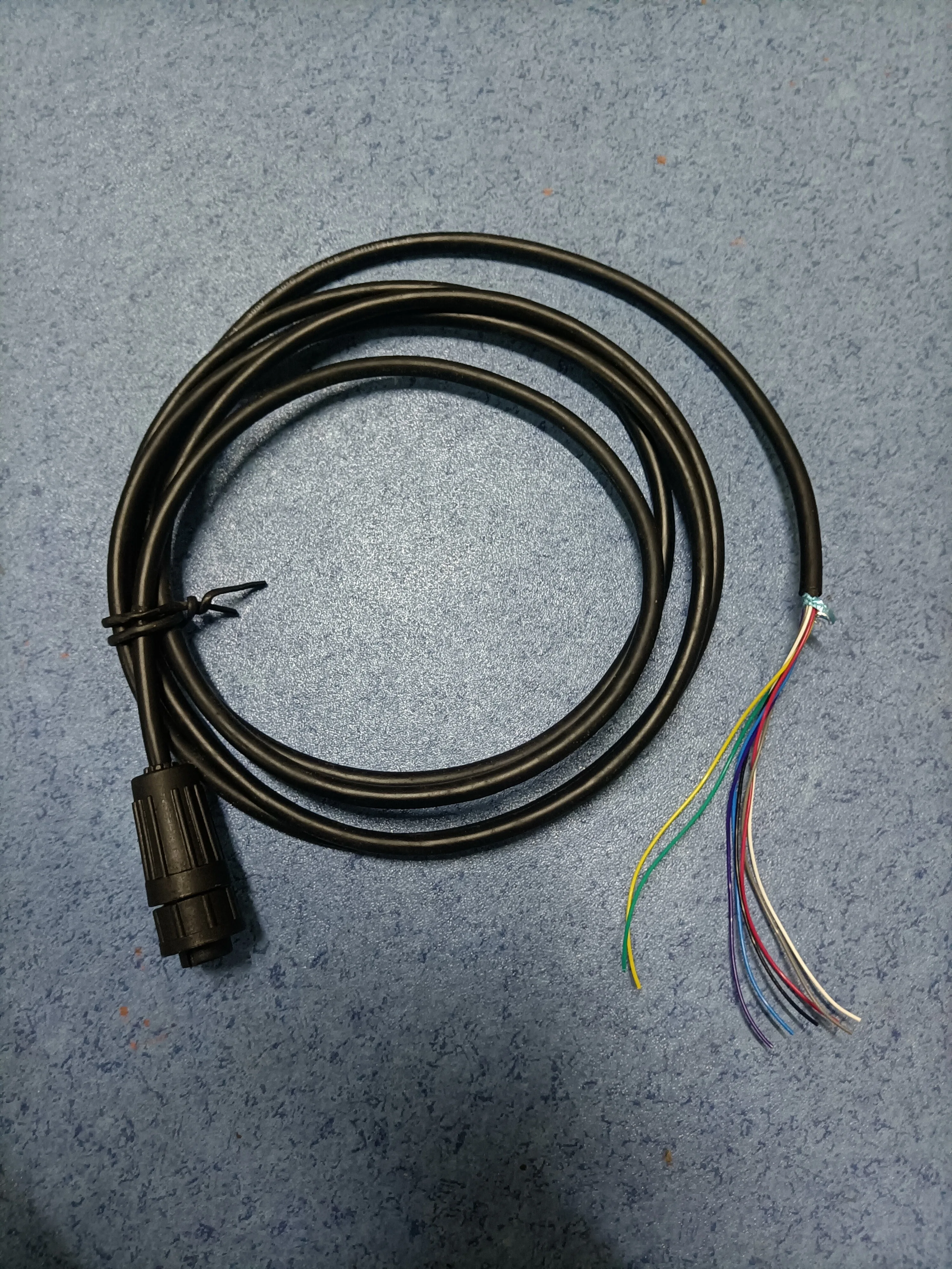 

SIMRAD/B & G NMEA0183 кабель с AV входом. 8-контактный разъем.