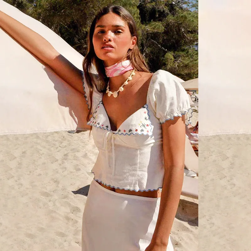 

2023 Summer New Floral Embroidery Ladies Cotton Linen Lace Up Slim Girl Ultra Short Shirt