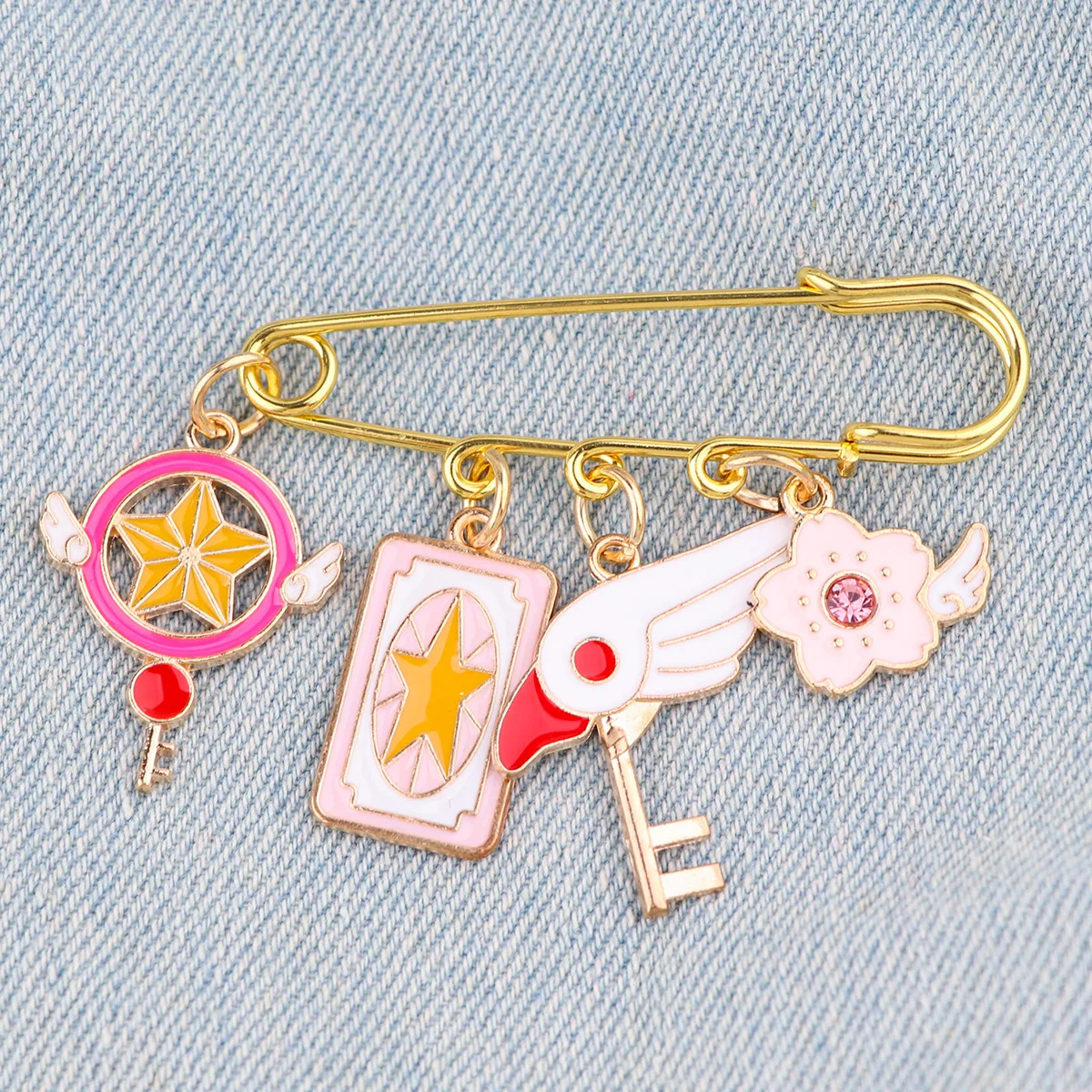 

K4097 Sakura Brooch for Clothes Collections Cartoon Anime Jewelry Brooches Denim Shirt Collar Badge Lapel Friends Gifts