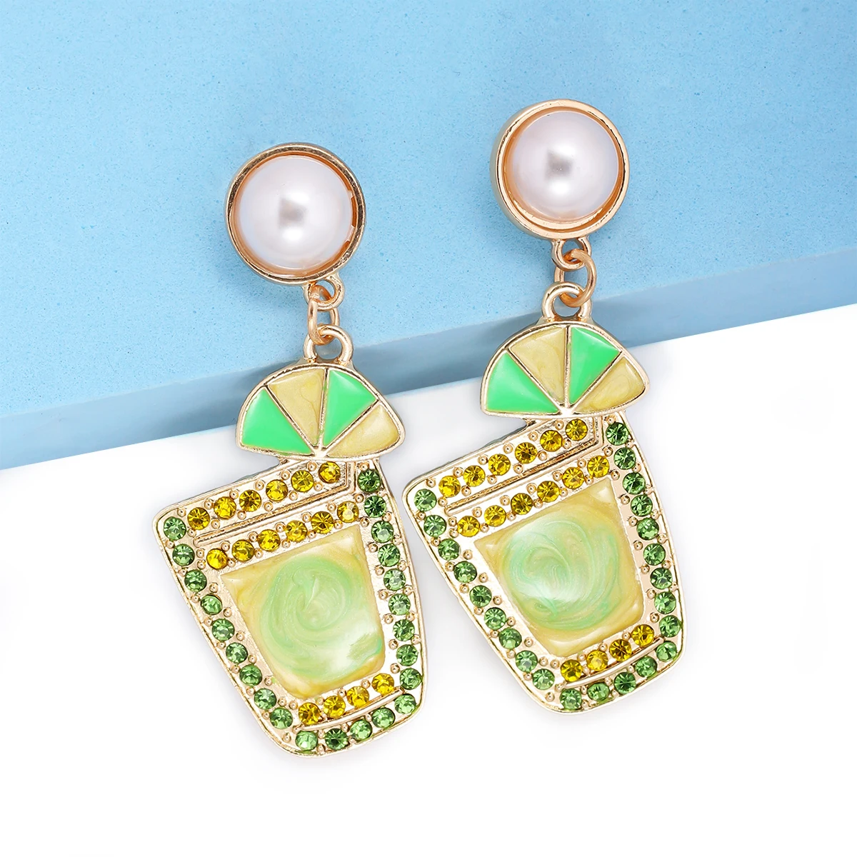 

2023 Trend New Design Metal Rhinestone Pearl Juice Cup Pendant Earrings For Women Boho Summer Beach Party Statement Jewelry